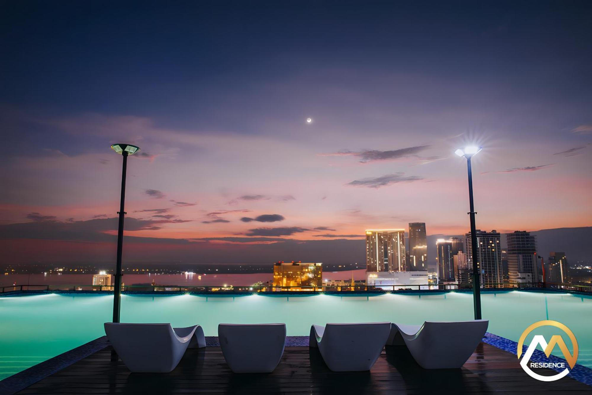 Infinity Pool Hotel Phnom Penh Down To 24 Usd In M Residence Kültér fotó